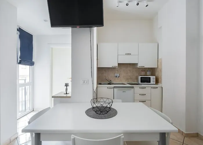 Delia's In The Center By Wonderful Italy * Bolonia