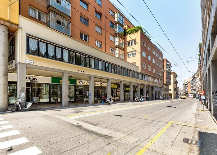 Delia's In The Center By Wonderful Italy * בולוניה